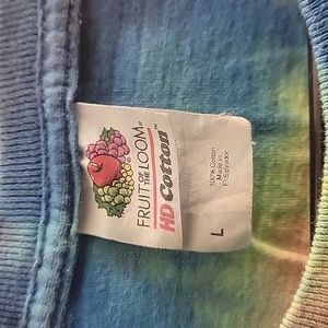 Mens fruit of the loom tie dyed cat shirt. Very nice shirt. Size L.